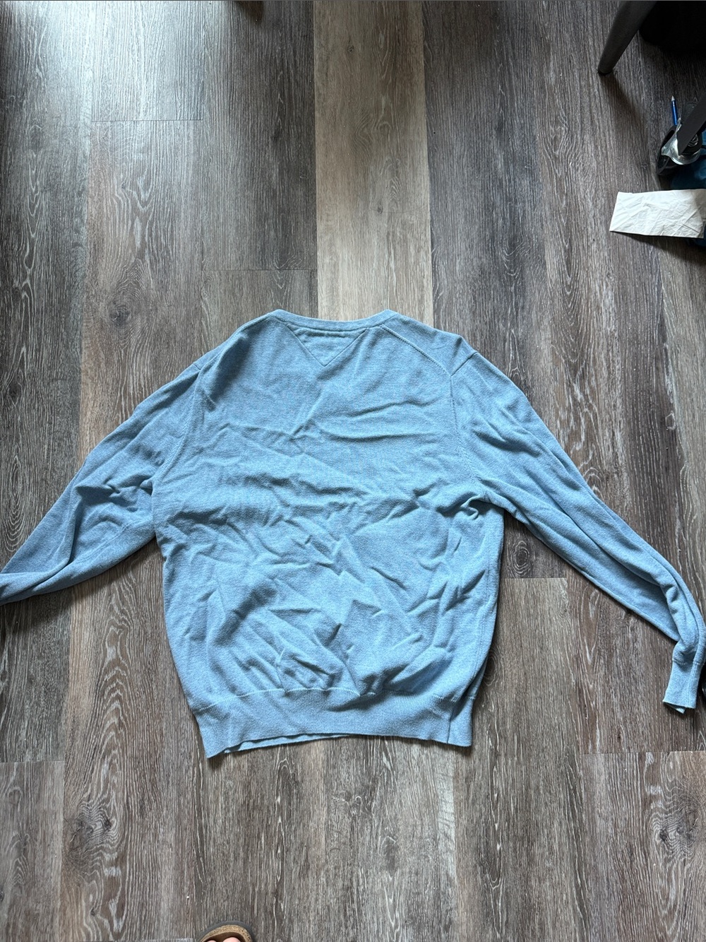 Tommy Hilfiger Men's Sky Blue V-Neck Sweater - Picture 2 of 2